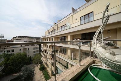 Apartament cu 4 camere semidecomandat, mobilat în Herăstrău