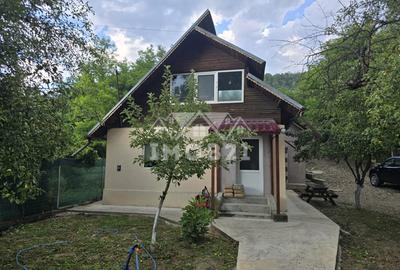 Vanzare Casa cu 3 camere si teren de 4000 mp in Soimari-Prahova - 1