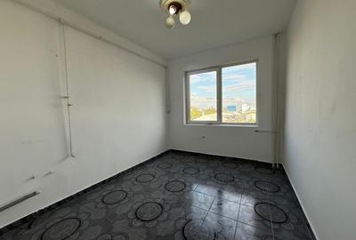 Apartament spatios, 2 camere, etaj 3,  mp 49 mp utili, zona Soarelui - 7