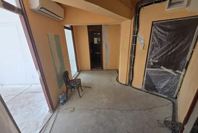 Langa Sud Plaza. Decomandat. Centrala proprie. 2 Balcoane, Debara. - 13