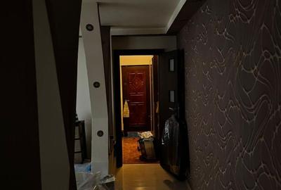 Apartament cu 3 camere , str. Bozieni - 20