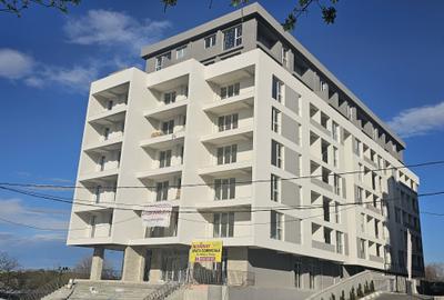Apartament cu 3 camere decomandat în Vitan
