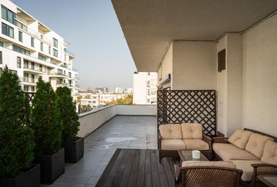 Apartament cu 4 camere, mobilat în Herăstrău