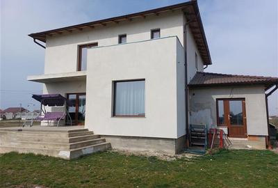 Casă individuală cu 5 camere în Vladimirescu