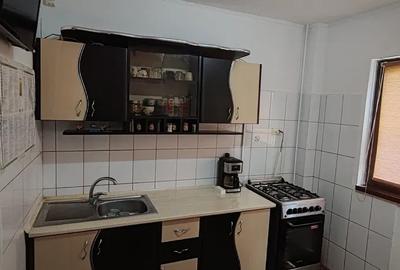 Vanzare ap. 3 cam. et. 8 din 10 ,bl. 1980, Tineretului - str. Visana - 6