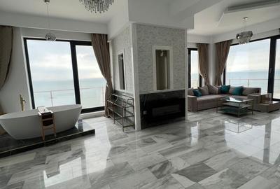 Penthouse cu 3 camere decomandat, mobilat în Mamaia-Sat