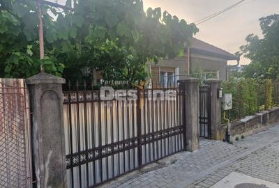 Casă frumoasă - zonă liniștită - 1