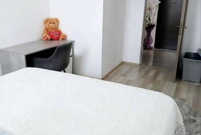 Apartament 3 camere , zona Tractoru - 1