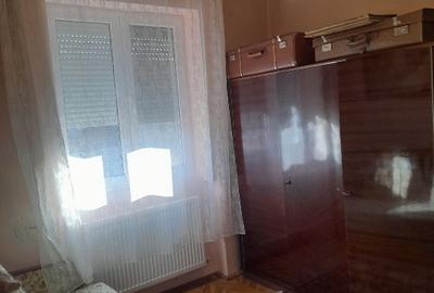 Casa cu etaj, 4 camere, central, acces in curte cu masina - 9