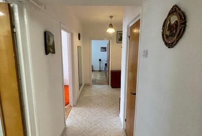 2 Camere Decebal - 3 min Metrou Piata Muncii - Loc de Parcare - 7
