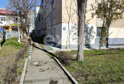Ultracentral,parter, apartament de vanzare,str Victoriei - 1