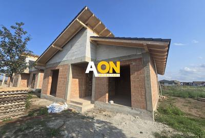 Casă individuală cu 4 camere în Micești