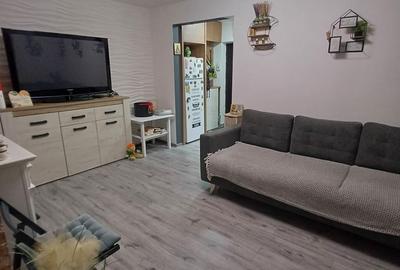 Vand apartament 3 camere