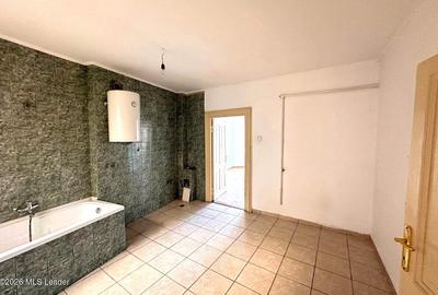 	B-dul Carol I nr. 59, 188 mpu, etaj 3, 6 camere, bloc mic - 14