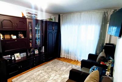 Apartament cu 2 camere decomandat, mobilat în Între Lacuri