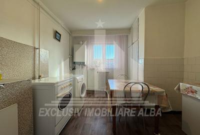 Apartament cu 2 camere semidecomandat, mobilat în Cetate