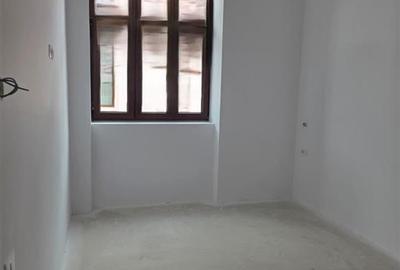 Apartament 3 camere 3 bai pivnita zona Centrala - 11