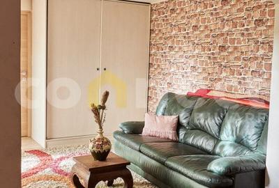Casă/Vilă frumoasă de închiriat | 4 camere | Teren generos | Gruia - 19