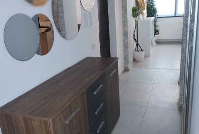 Apartament cu 3 camere semidecomandat în Tomis Plus