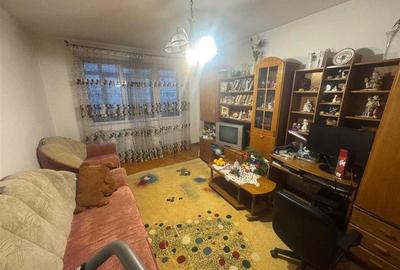 Apartament cu 3 camere decomandat, mobilat în Alexandru cel Bun