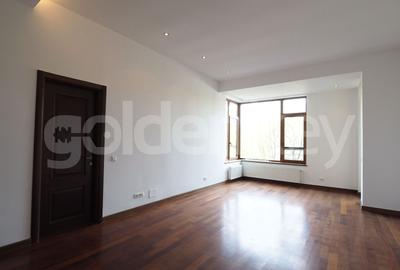 Apartament generos cu 4 camere | 32mp terase | 2 garaje - 8