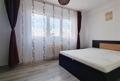 Apartament 2 camere luminos, loc de parcare. Se afla la 5 minute de Coresi.Zona - 1