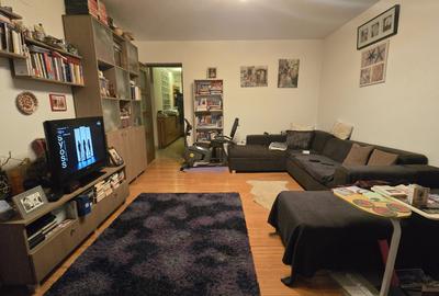 Vanzare apartament 3 camere decomandat, loc de parcare, str Moinesti - 1