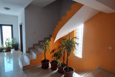 Vila in Bucurestii Noi,ideala pentru sediu firma/birouri (pret 400 k plus TVA) - 14