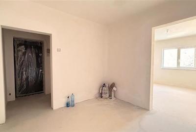 Apartament cu 3 camere, 2 bai, UMF CENTRU, decomandat, bloc din 1980 - 3