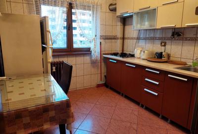 Apartament cu 3 camere mobilate, utilate in bloc izolat, Bucur Obor, comision 0% - 6