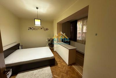 Apartament 3 camere în zona Spitalului Județean - de vânzare - 1