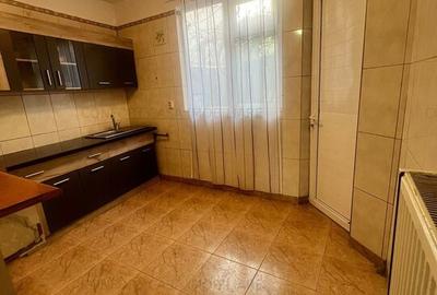 Calarasilor-Decebal, casa, 8 camere 184 mp+ curte - sediu firma - 15