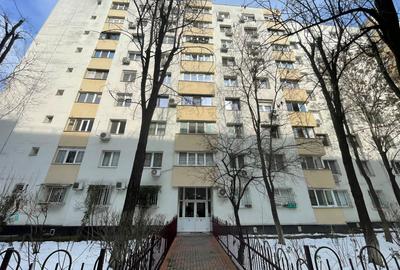 Apartament cu 3 camere decomandat în Dristor