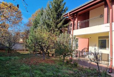 Casă cu 20 camere în Otopeni
