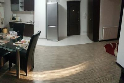Apartament de inchiriat, trei decomandate, mobilat utilat, etaj unu, zona Mall - 14