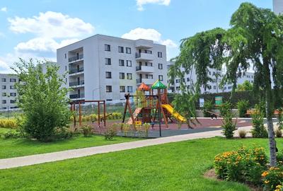 Apartament cu 4 camere semidecomandat, mobilat în Băneasa