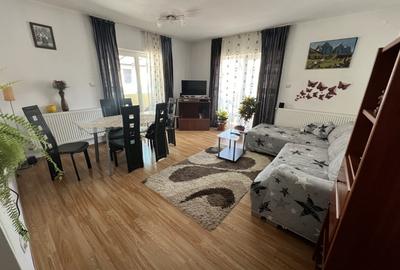 Apartament cu 3 camere semidecomandat, mobilat în Florești
