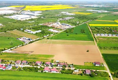 Teren intravilan in zona rezidentiala, la 1 km de A0 si A1 - 34