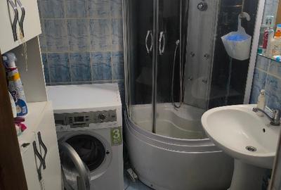 Se vinde apartament 2 camere transformat în 3 - 4