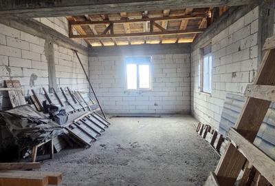 Casa la rosu Bariera Traian, teren 896 mp, COMISION 0% - 12