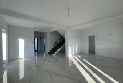 Duplex despartit prin camera tehnica - finisaje premium - 2