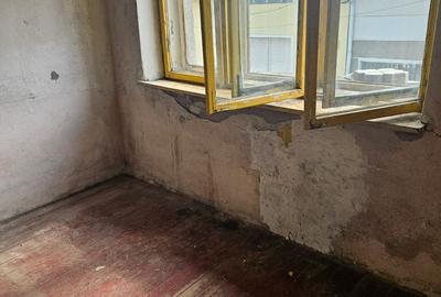 De vanzare casa centrala,situat  la 200m de centru,cu 5 camere,necesita renovat. - 5