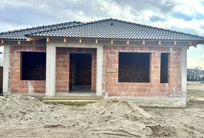 Casa Noua pe un nivel I la rosu I 4 camere I 380 mp Teren I UTILITATI I - 1