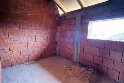 Casă P+M la roșu de vânzare în Cihei – Grigorescu II - 12