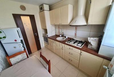 Apartament cu 2 camere semidecomandat, mobilat în Aradului