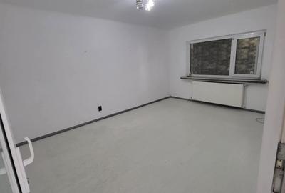 Spațiu comercial de închiriat – 100 mp - 10