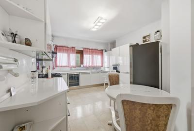 Apartament spațios de 3 camere de inchiriat | Primaverii - 8