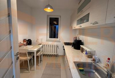 Apartament 2 camere de vanzare, situat in zona Tomis I - 4