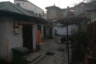 Piata Victoriei  teren cu casa demolabila - 4