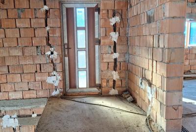Casa la rosu ,zona rezidentiala Beclean - 1